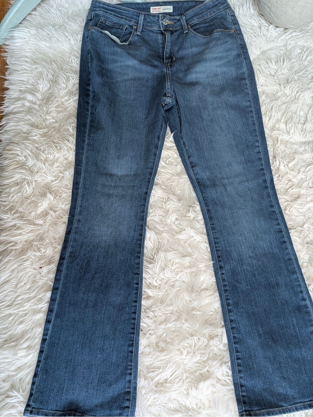 Signature Levi Strauss Mid-Rise Bootcut Jeans - Blue Denim